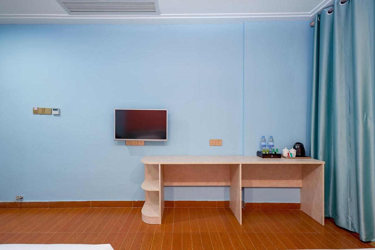 Frida Hotels Guangzhou Baiyun International Airport Екстериор снимка