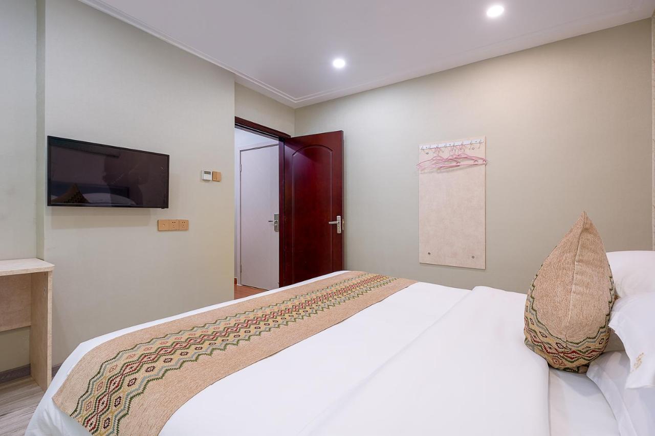 Frida Hotels Guangzhou Baiyun International Airport Екстериор снимка