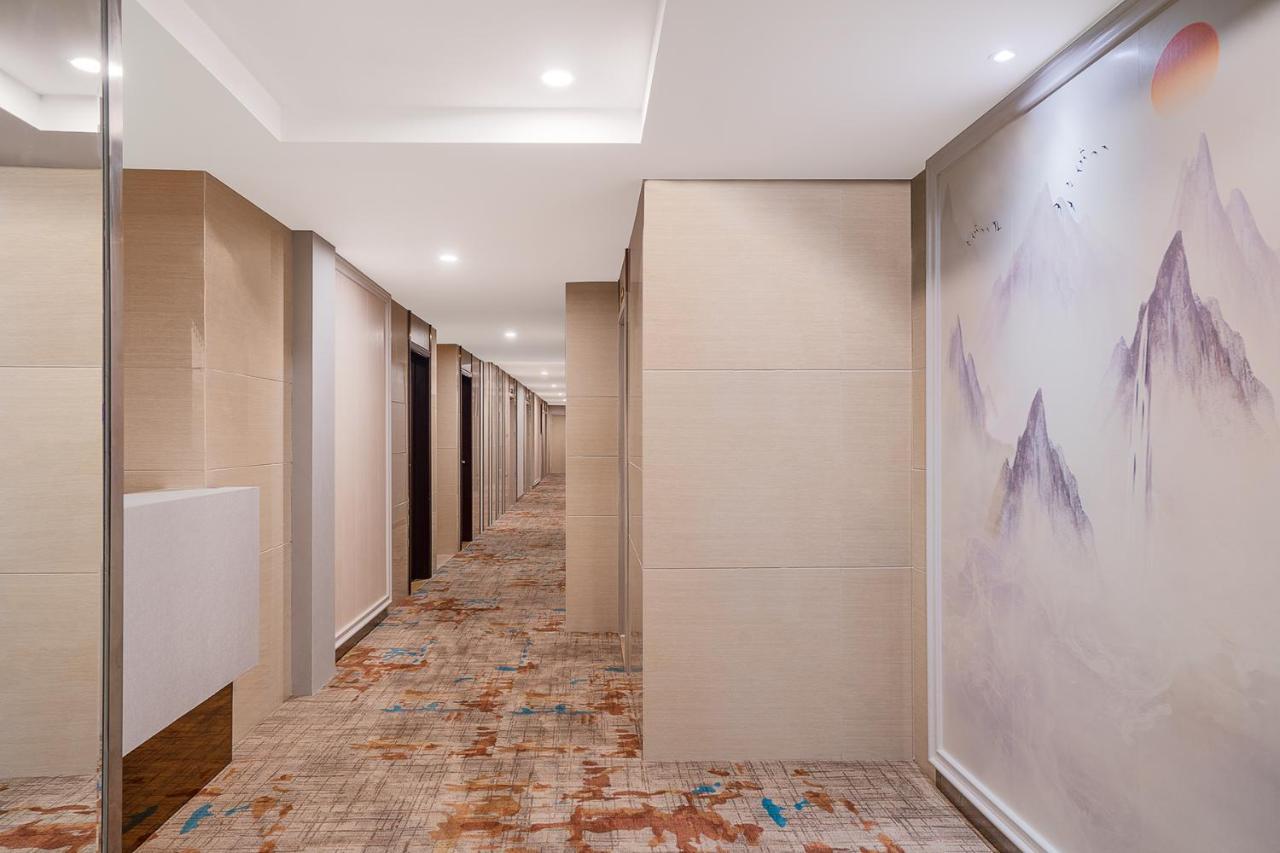 Frida Hotels Guangzhou Baiyun International Airport Екстериор снимка
